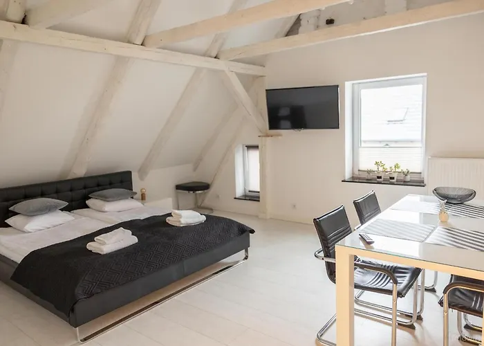 Jagodowy Dwor 亚斯塔尔尼亚