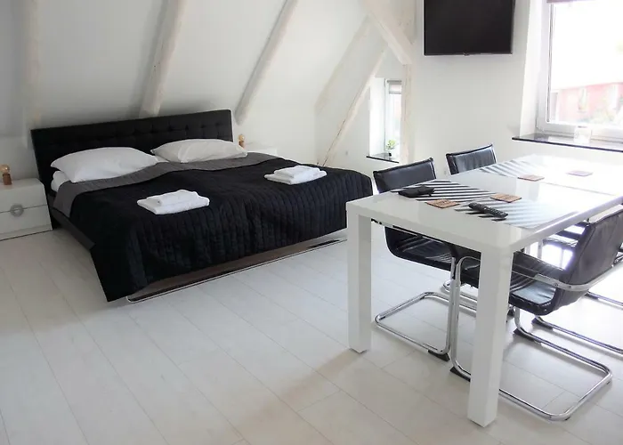 Jagodowy Dwor 亚斯塔尔尼亚